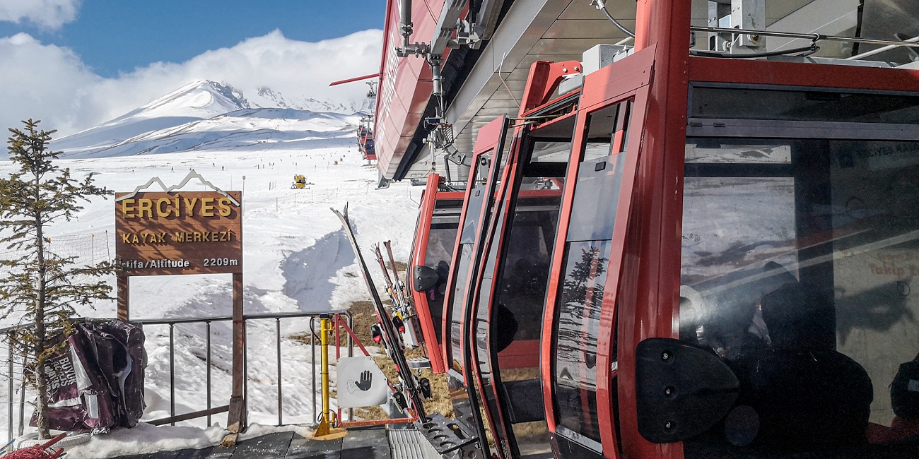 Вигідні ціни та казкові пейзажі: тонкощі поїздки на популярний зимовий курорт Туреччини